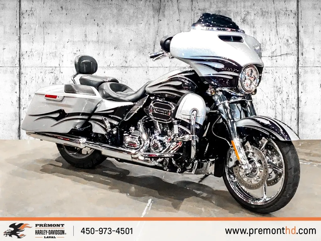 Harley-Davidson CVO Street Glide FLHXSEFLHXSE 2015