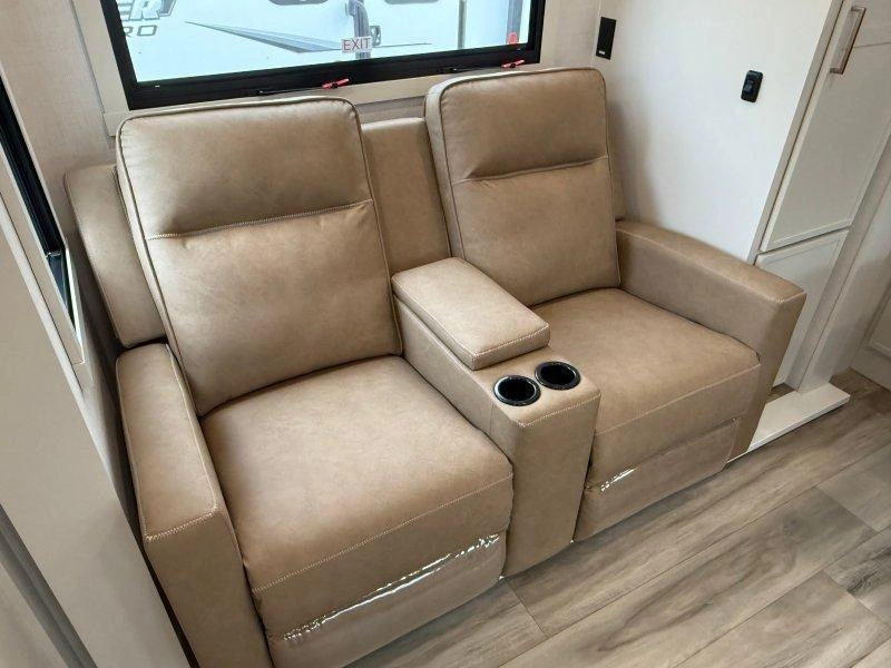 Brinkley Model I Ix20 2027 alt