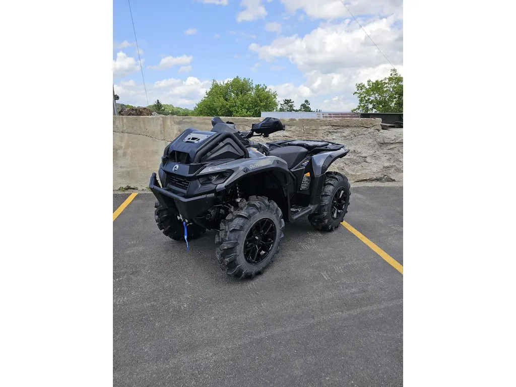 2026 Can-Am OUTLANDER - XMR 700
