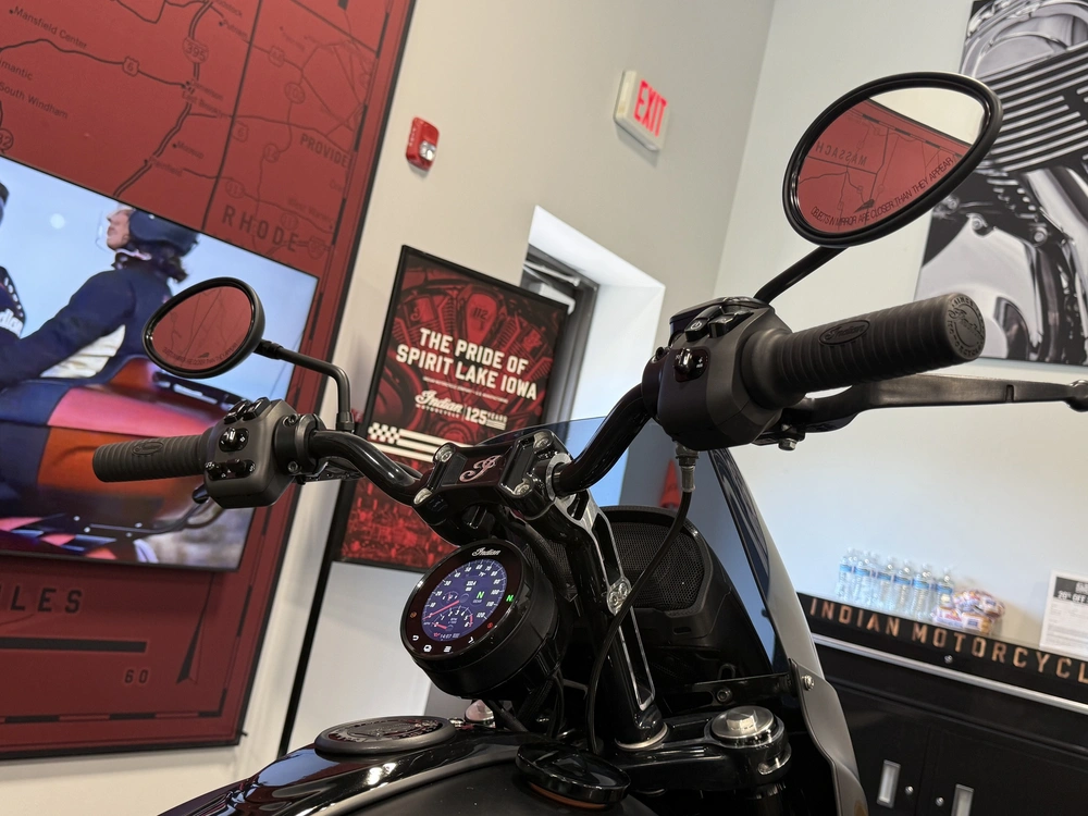 2025 Indian Motorcycle Sport Chief Rt alt