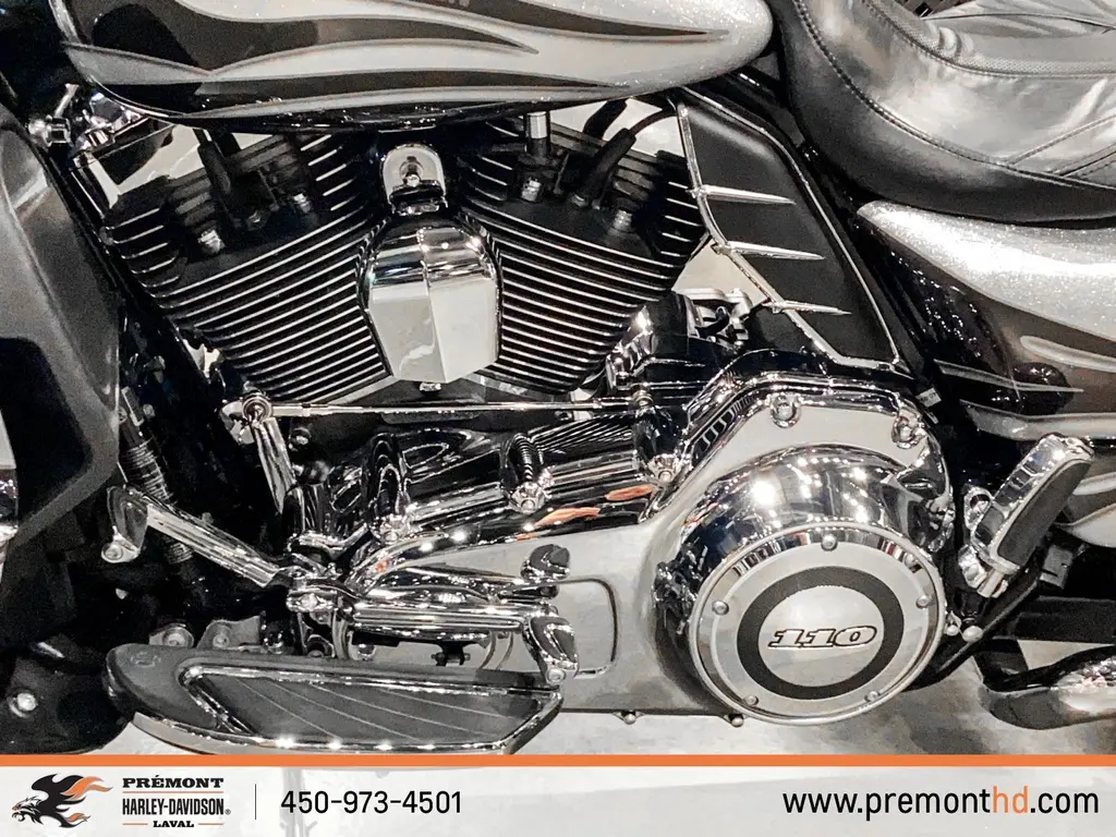 Harley-Davidson CVO Street Glide FLHXSEFLHXSE 2015