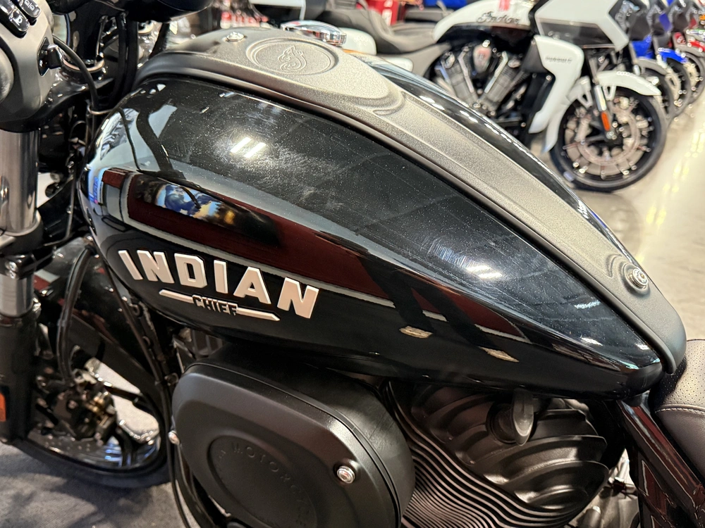 2025 Indian Motorcycle Chief alt