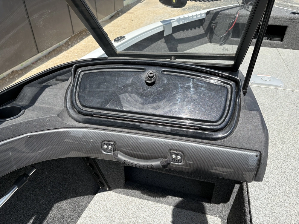 2025 Crestliner Hawk 1750 Wt alt