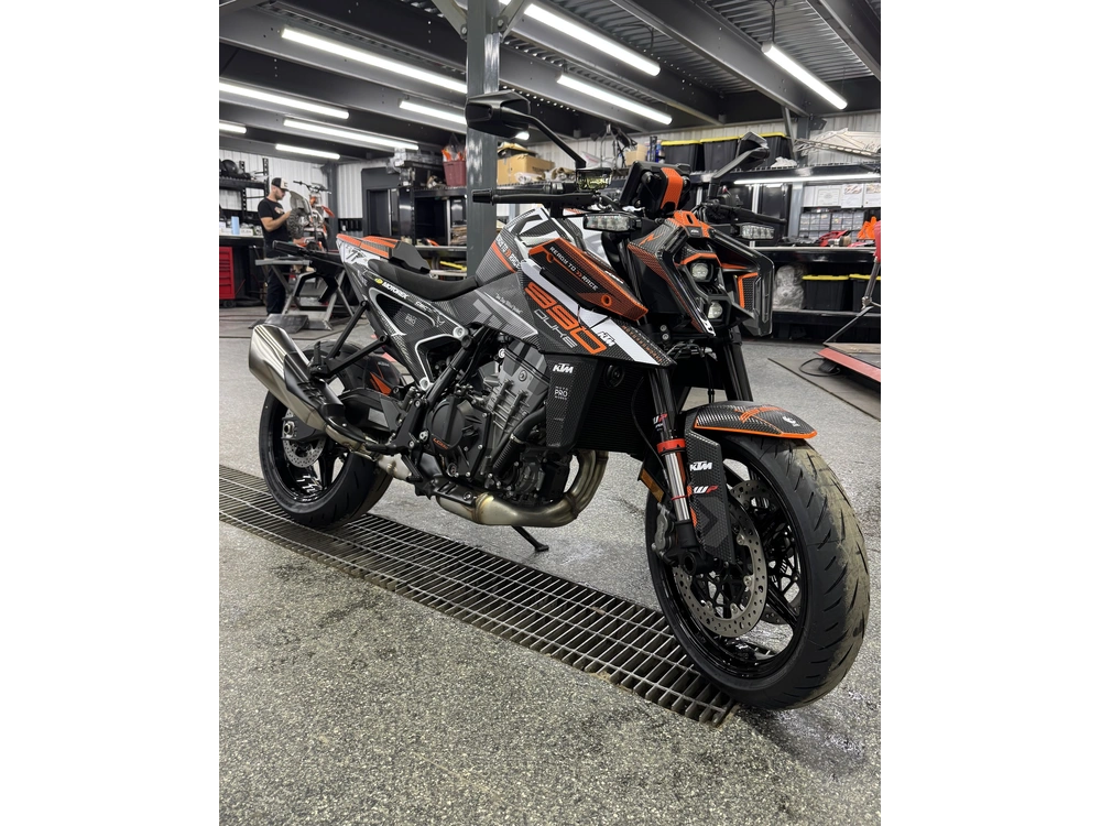 Ktm 990 Duke 2027 alt