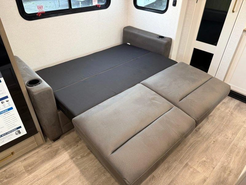 Jayco Eagle 24mle 2027 alt