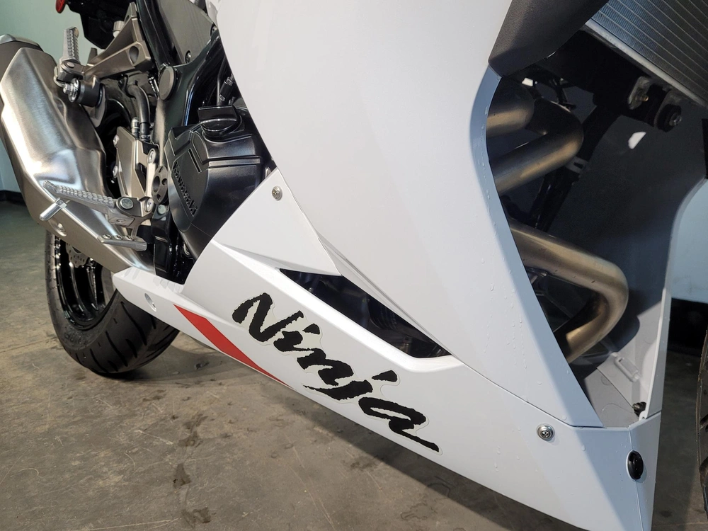 2026 Kawasaki Ninja 300 Abs *1.99%/60 Mois💳 alt