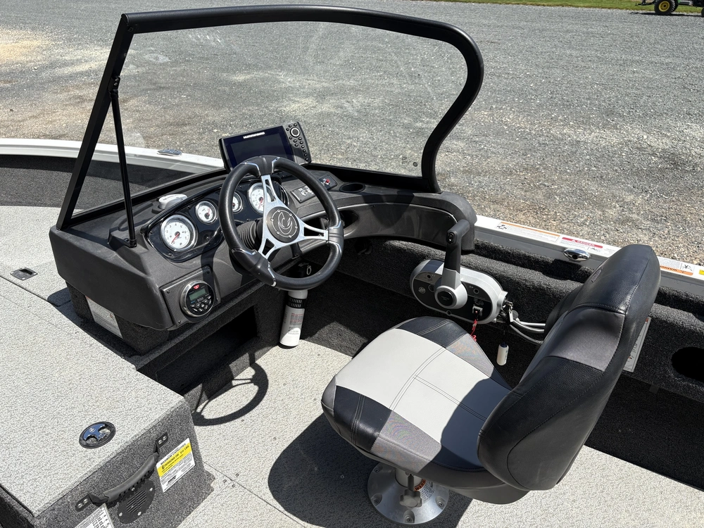 2025 Crestliner Hawk 1750 Wt alt