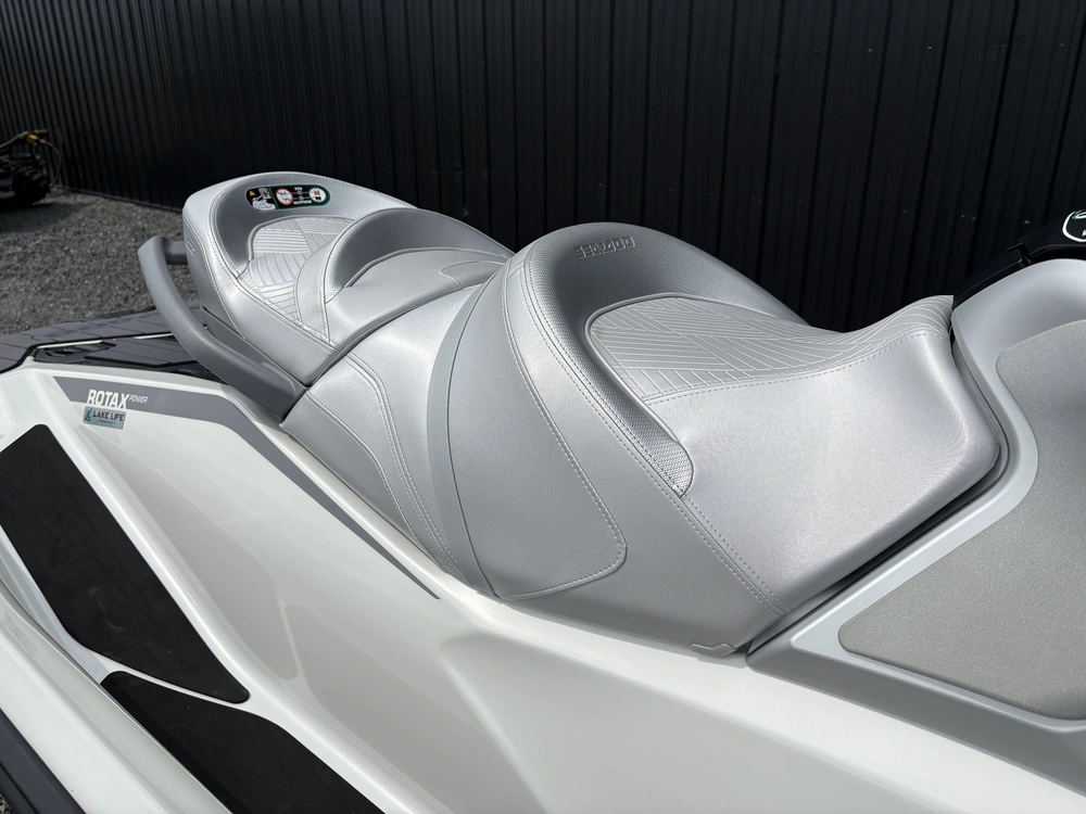 2024 Sea-doo Pwc Gtx Ltd 300 Aud Wh Ibr Idf 24 alt