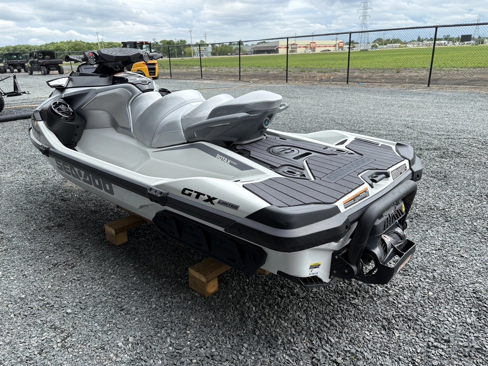 2024 Sea-doo Pwc Gtx Ltd 300 Aud Wh Ibr Idf 24 alt