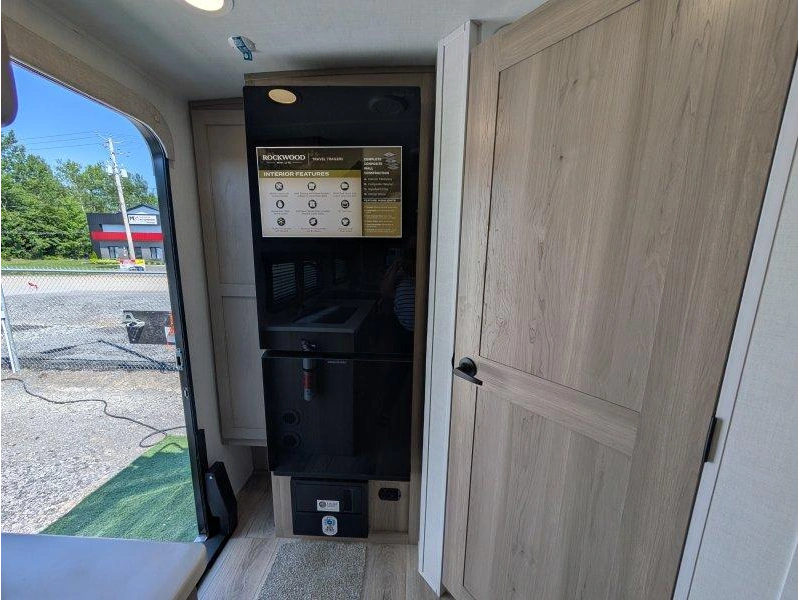 2026 Forest River Rockwood Mini Lite 2205s alt