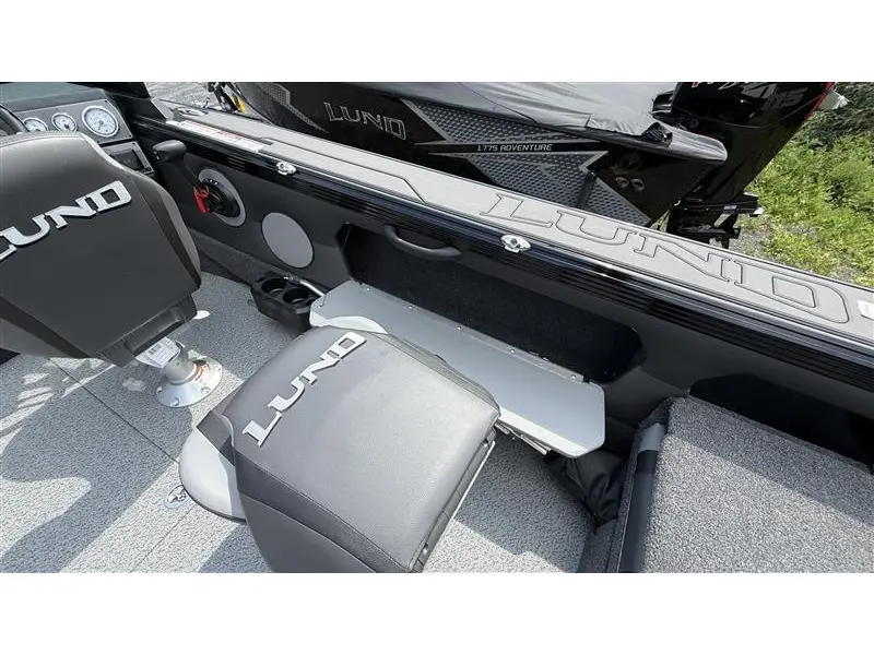 2026 Lund Boat Co 1875 Tyee Sport alt