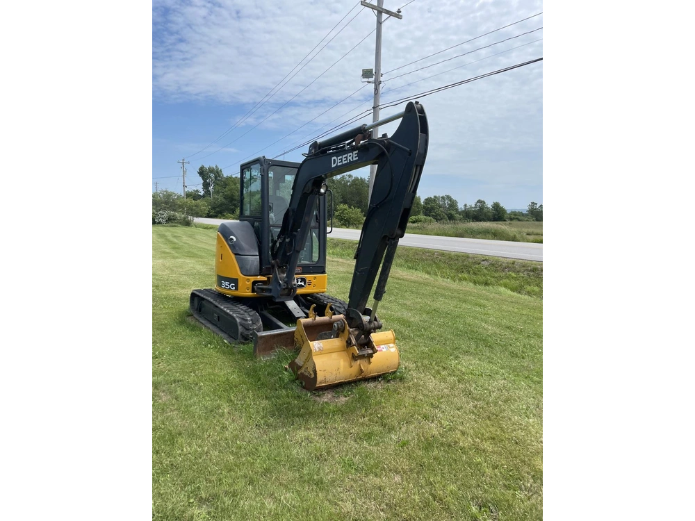 2016 John Deere 35g alt