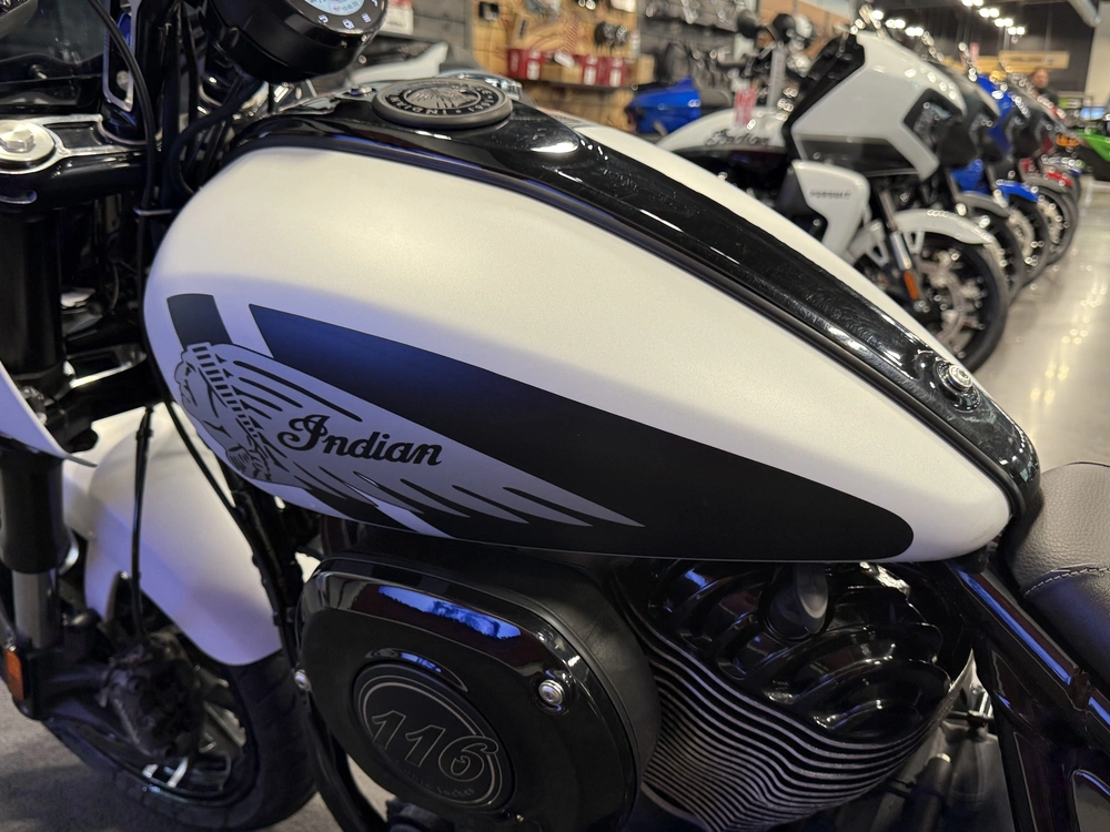 2024 Indian Motorcycle Sport Chief alt