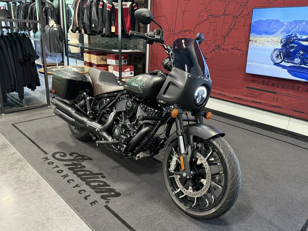 2025 Indian Motorcycle Sport Chief Rt alt