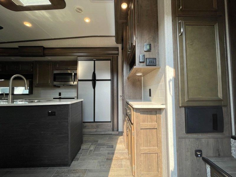 Keystone Rv Montana 310re 2019 alt