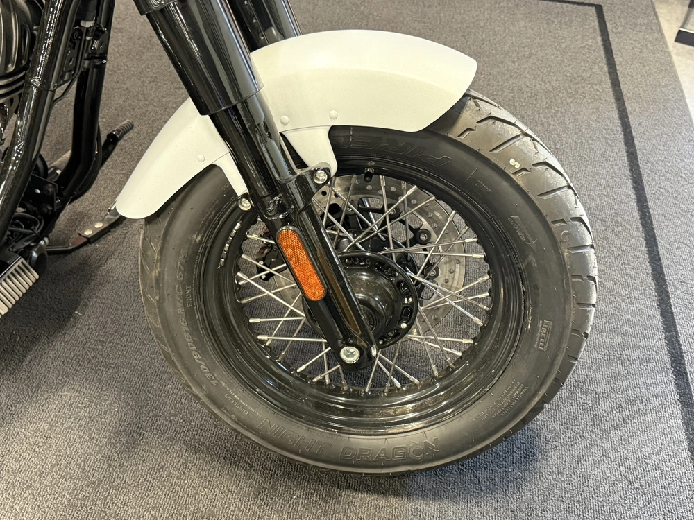 2024 Indian Motorcycle Chief Bobber Abs alt