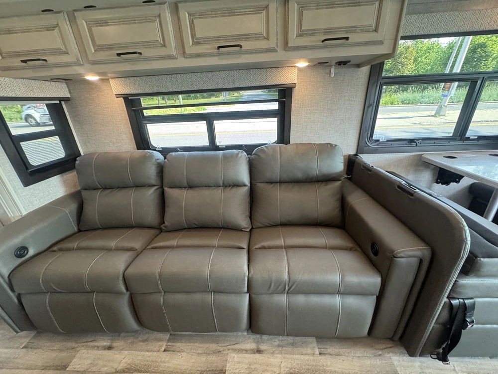 Jayco Precept 34b 2023 alt