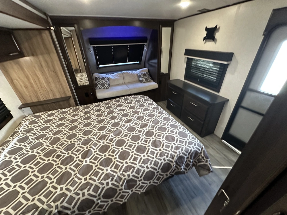 2019 Jayco White Hawk 32bhs alt