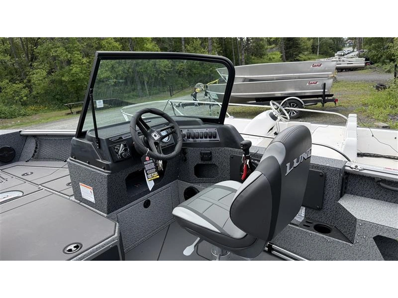 2026 Lund Boat Co 1775 Impact Xs Sport alt