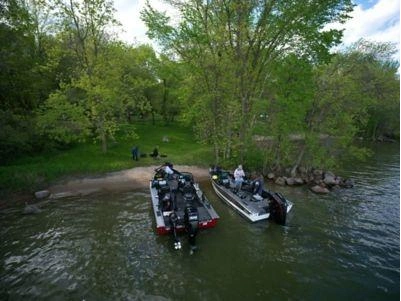 2026 Lund Boat Co 1875 Pro V Sport alt