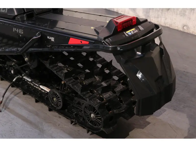 Polaris PATRIOT BOOST SWITCHBACK ASSAULT 146 2024