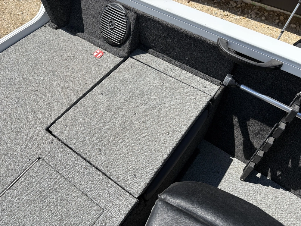 2025 Crestliner Hawk 1750 Wt alt