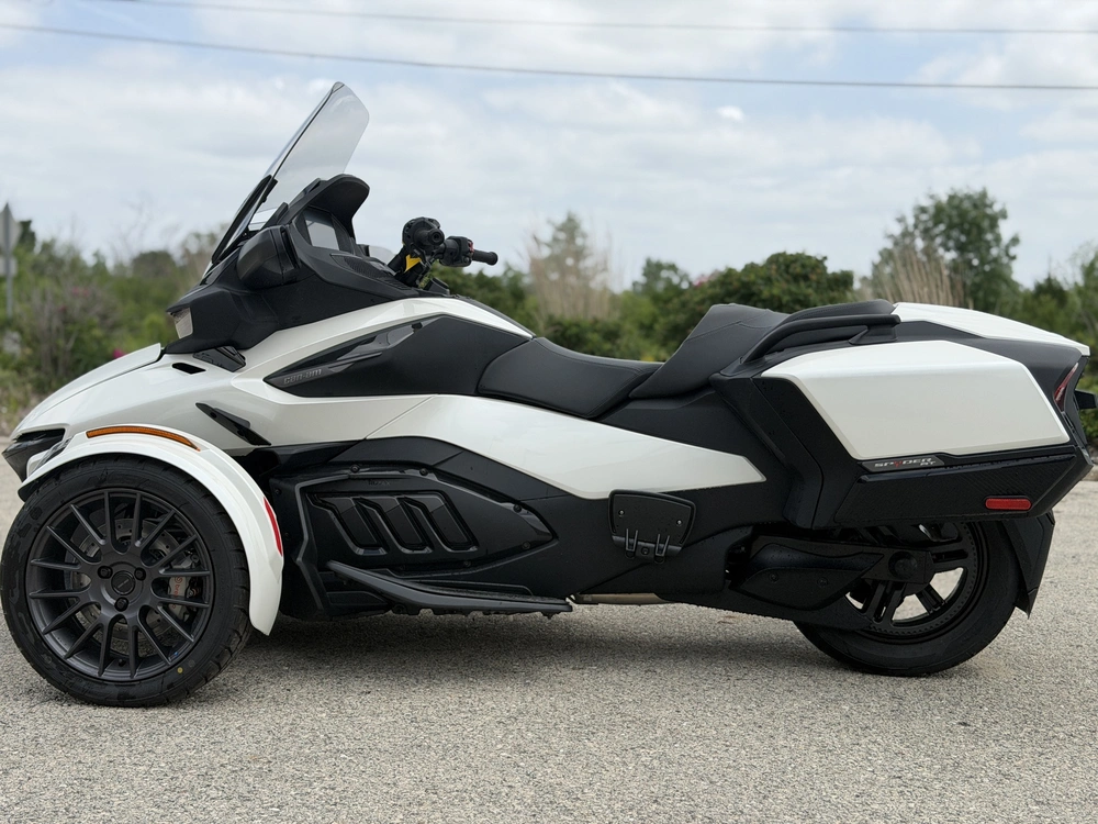 2026 Can-am Spyder Rt alt