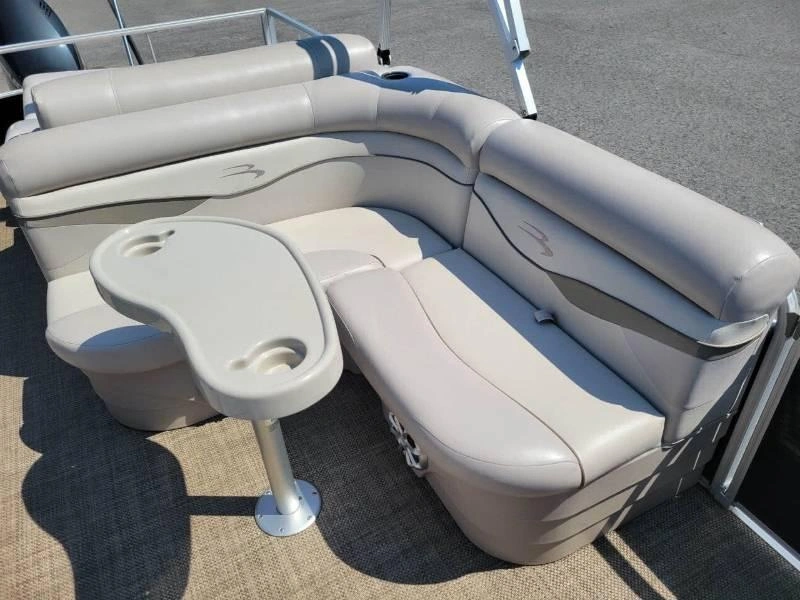 Bennington Marine 24sslx 3 Tubes / 150hp G2 2014 alt