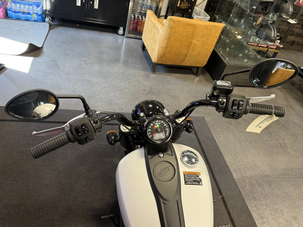 2024 Indian Motorcycle Chief Bobber Abs alt