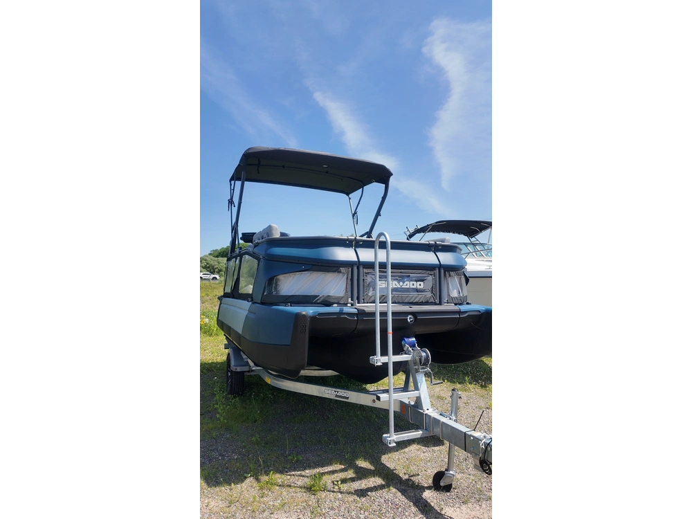 2026 Sea-doo Switch Cruise Limited 18' 300hp W/audio & Galvanized Trailer