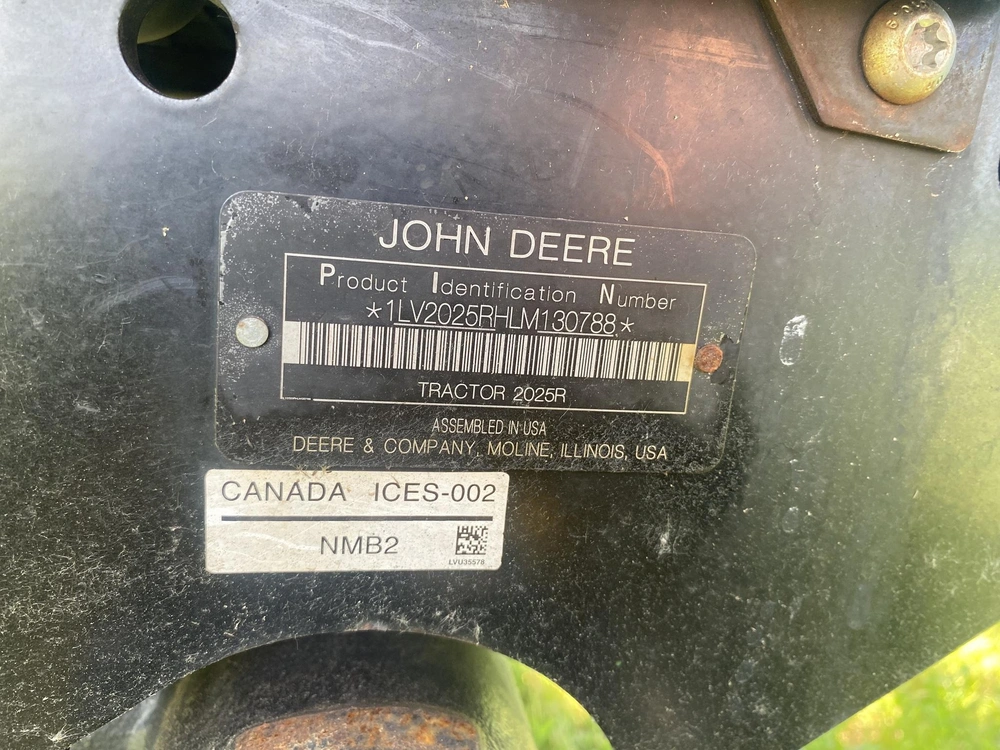 2020 John Deere 2025r alt