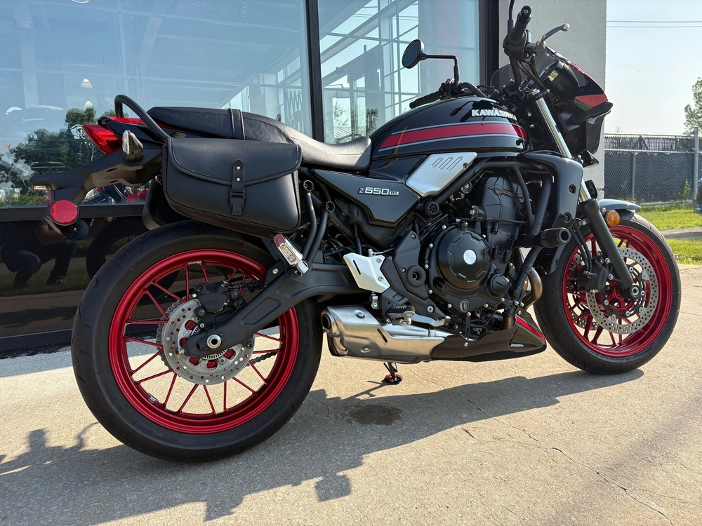 Kawasaki Z650rs 550 Km 2026 alt
