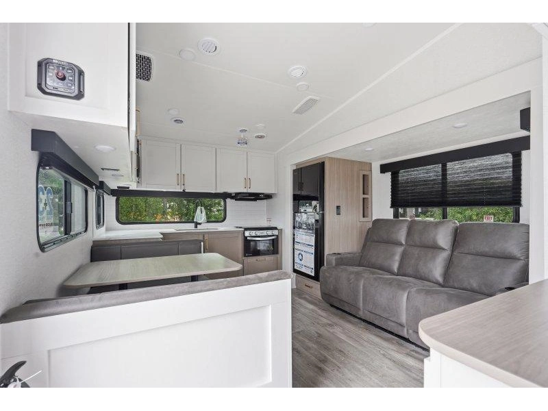 2027 Jayco Eagle 24mle alt