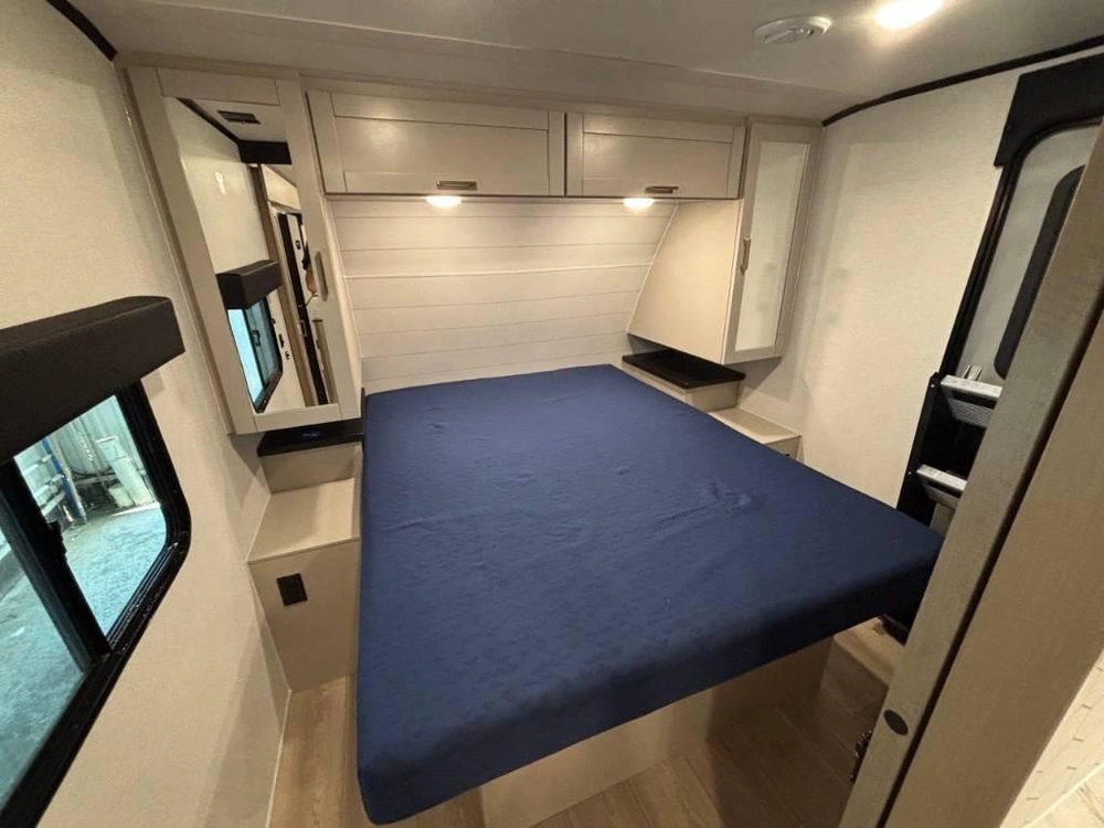 Jayco Jay Feather 25bh 2027 alt