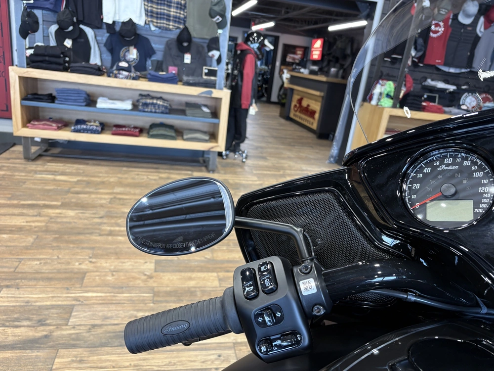 Indian Motorcycle Roadmaster Powerplus Noir 2026 alt