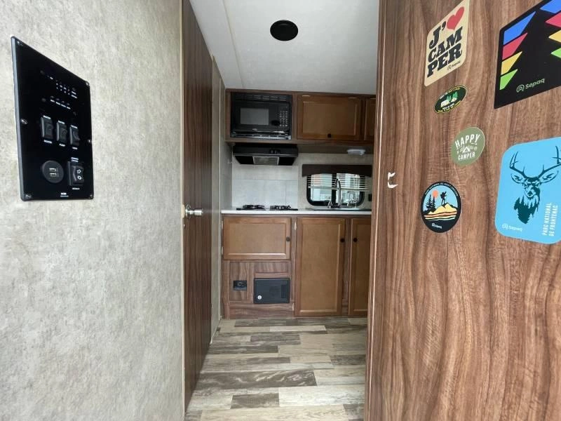 Coachmen Clipper 21fq 2019 alt