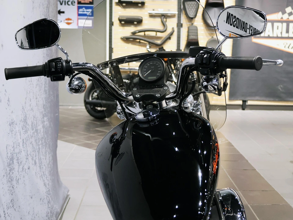 2011 Harley-davidson Sportster Superlow Xl883l alt