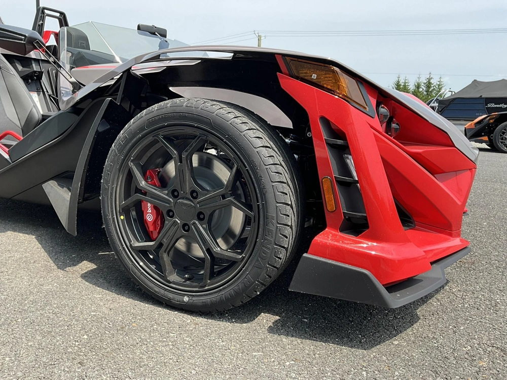 Slingshot R - Autodrive 2026 alt