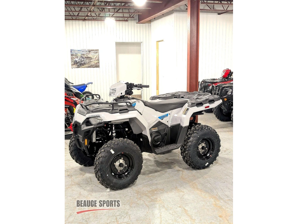 Polaris Sportsman 570 Ghost Gray | 🌍 Concurrents : Outlander 570 / Grizzly 700 🌍 | 2026 alt