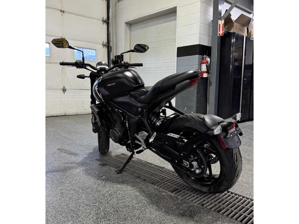 2022 Triumph Trident 660 alt