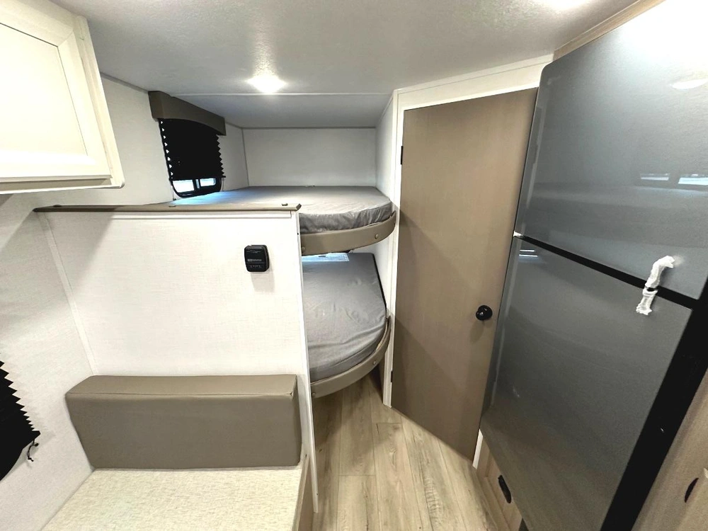 2027 Coachmen Clipper 18bh alt