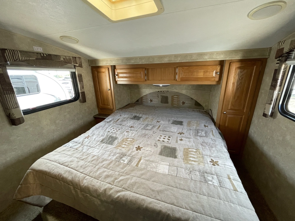 Layton 2456 2009 alt