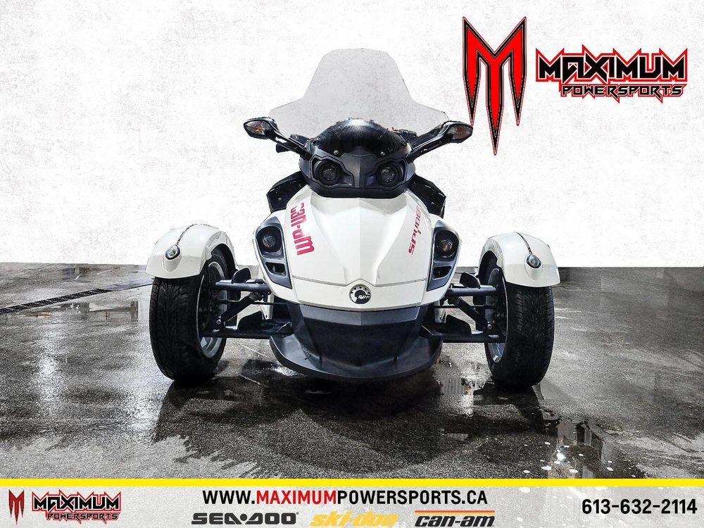 Can-am Spyder Rss Se5 2012 alt