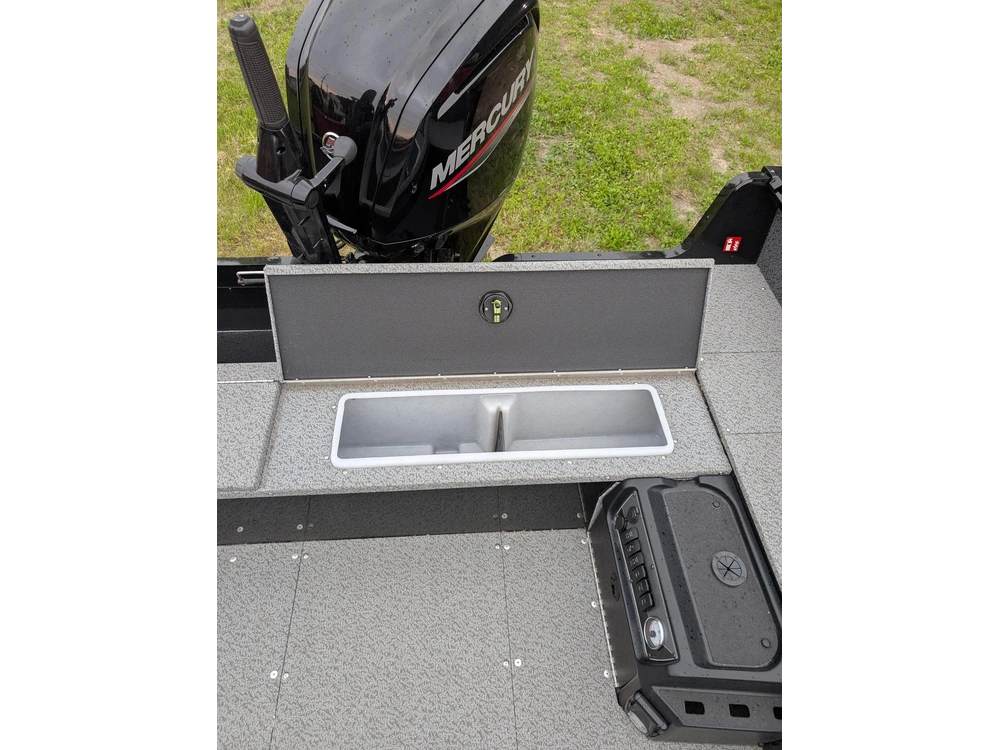 2026 Lund Boat Co 1800 Explorer Tiller alt
