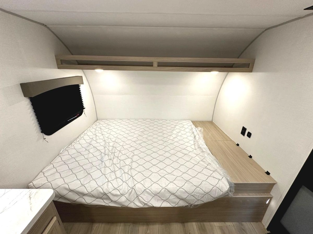 2027 Coachmen Clipper 18bh alt