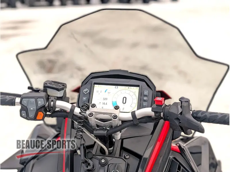 2025 Polaris PROSTAR S4 INDY ADVENTURE X2 137 ***VENDU***