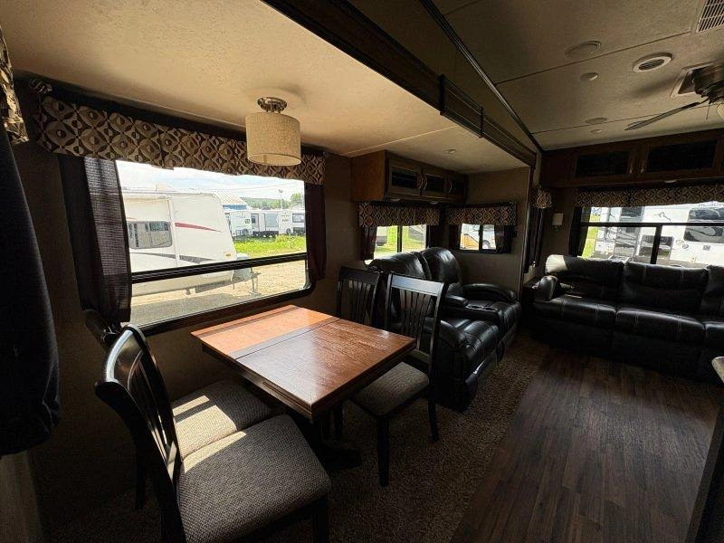 2018 Coachmen 391 Qsmb alt