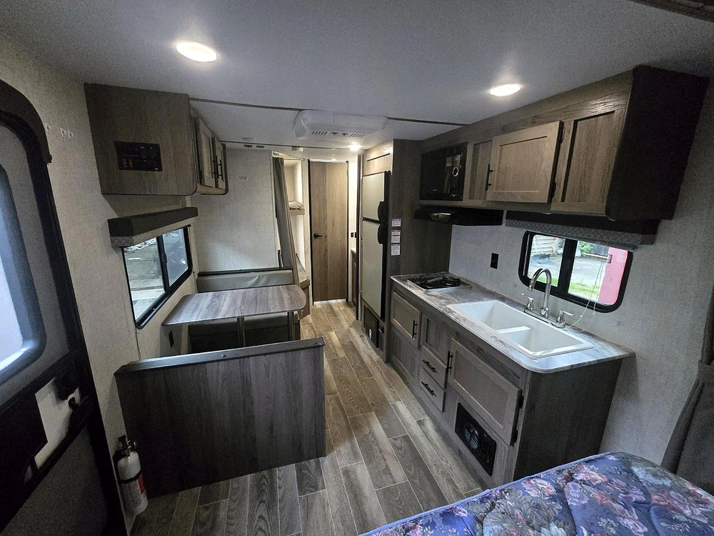 2022 Gulf Stream Ameri Lite 248bh alt
