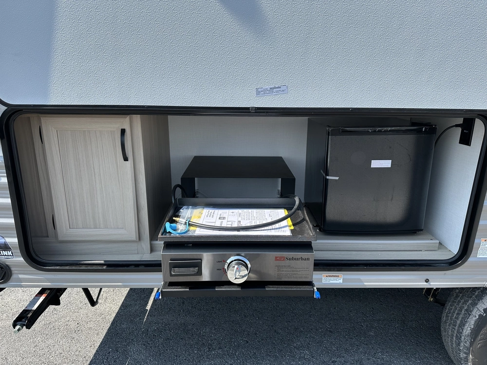 2027 Coachmen Clipper 18bh alt