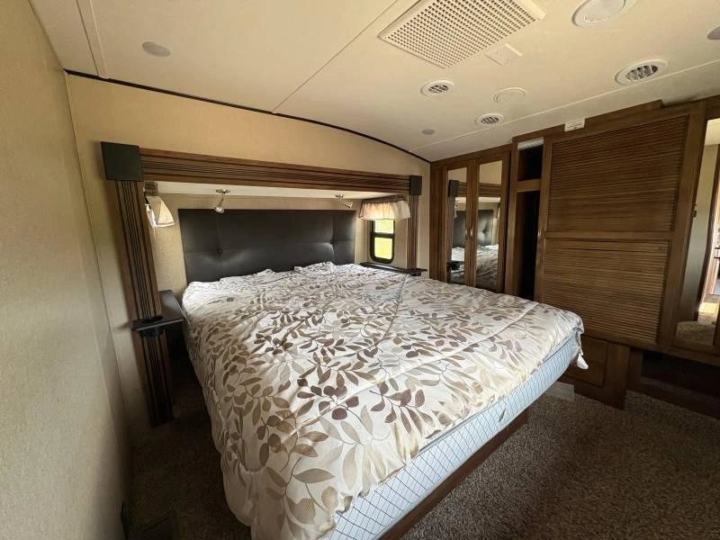 2018 Coachmen 391 Qsmb alt